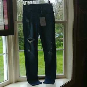 NEW DISTRESSED COMFY KANCAN JEAN FROM LA